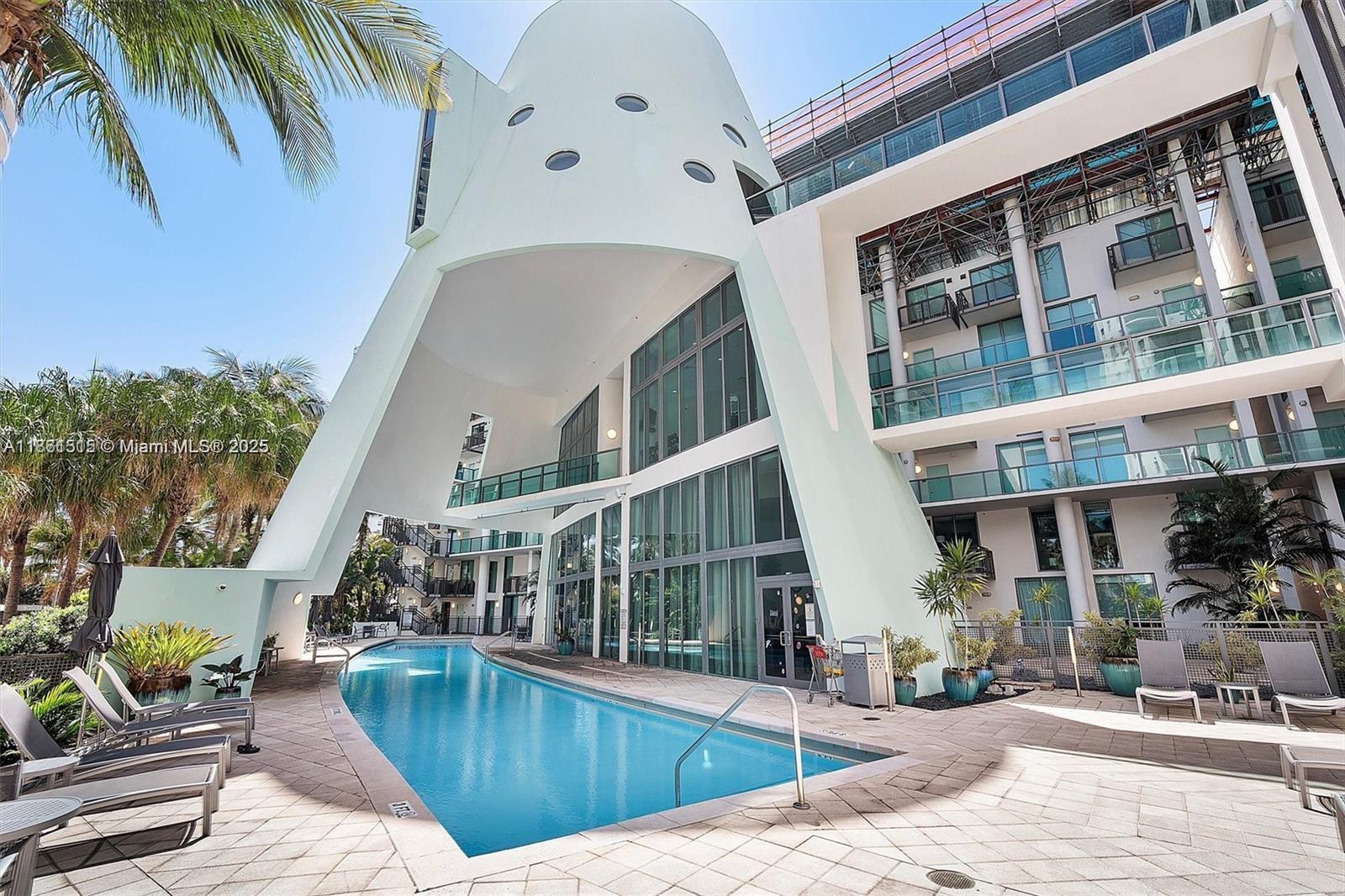 6000 Collins Avenue, Unit 326 Miami Beach, FL 33140 - Photo 16 of 28