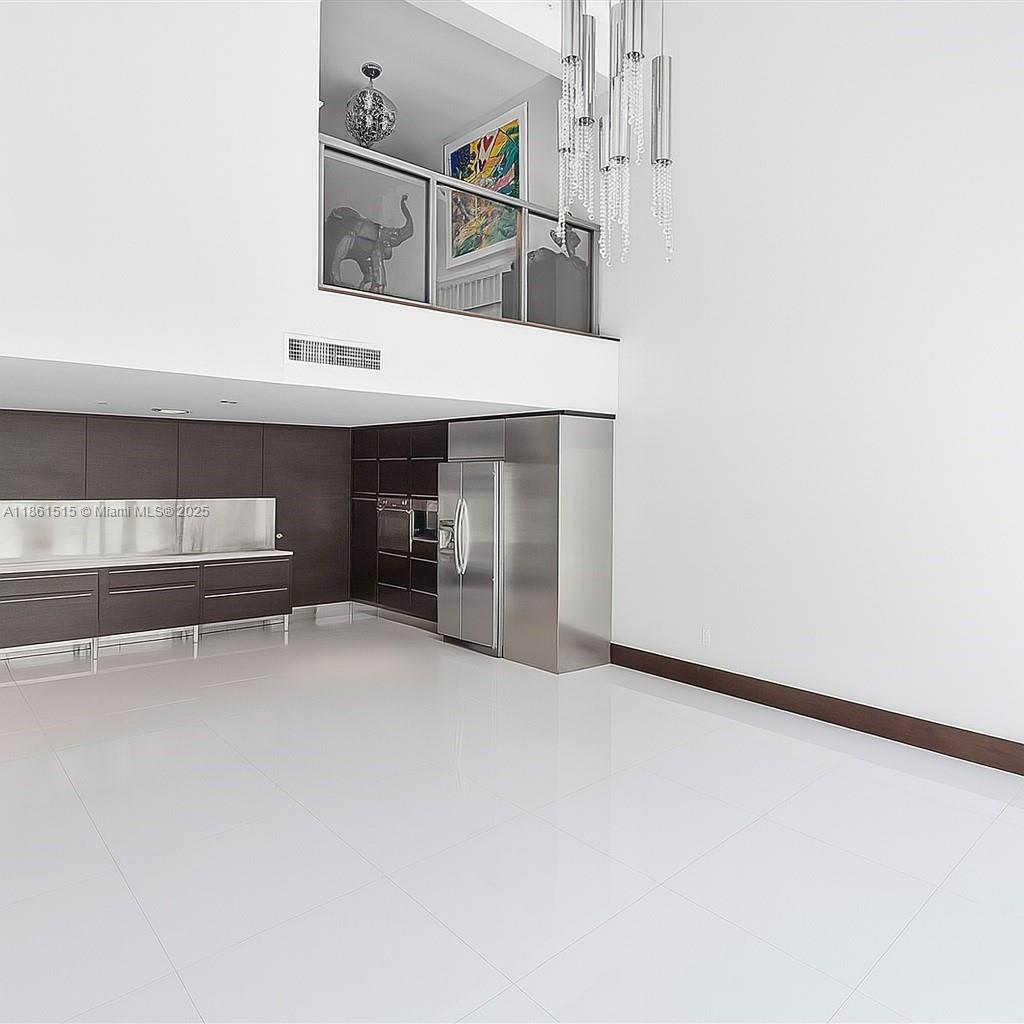 6000 Collins Avenue, Unit 326 Miami Beach, FL 33140 - Photo 2 of 28