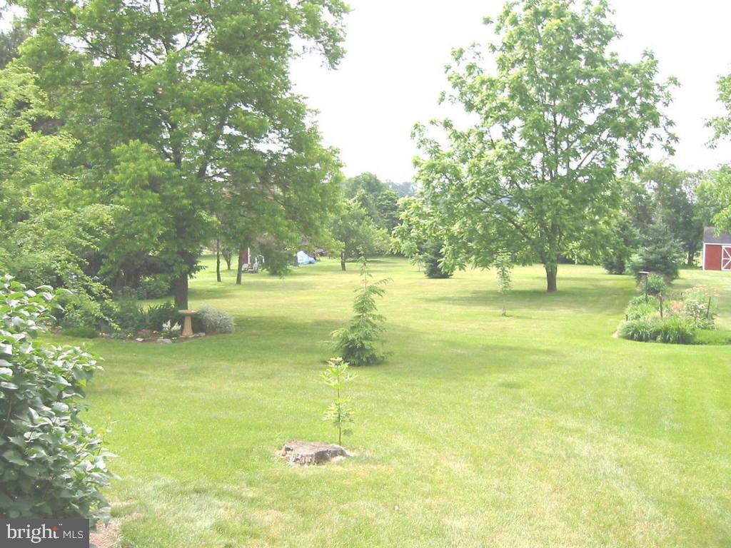 912 Rabbit Hill Road Lititz, PA 17543 - Photo 4 of 6