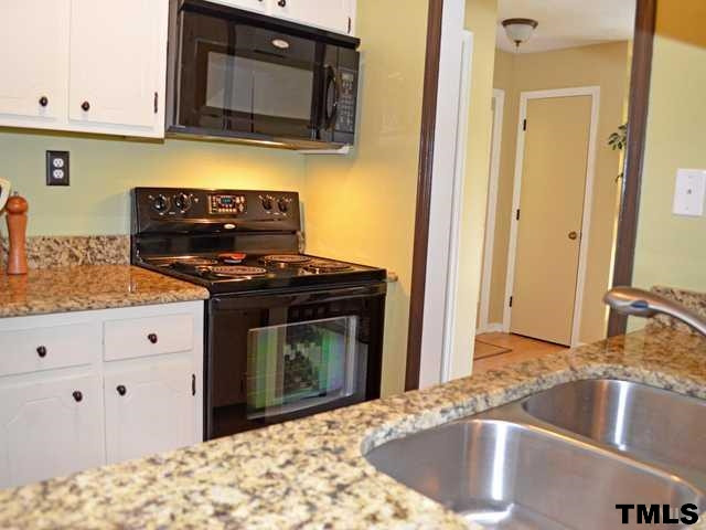3625 Mill Run, Unit 5 Raleigh, NC 27612 - Photo 11 of 22 Kitchen
