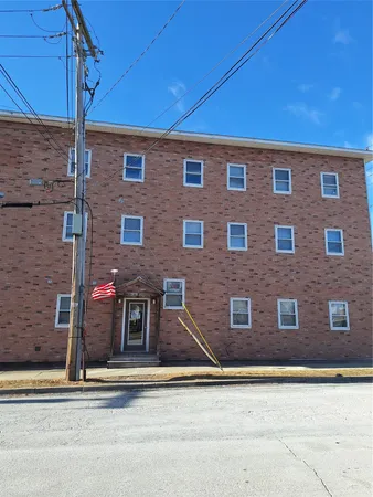 $1,000 | 2 Jefferson Avenue, Unit 8, Endicott, NY 13760