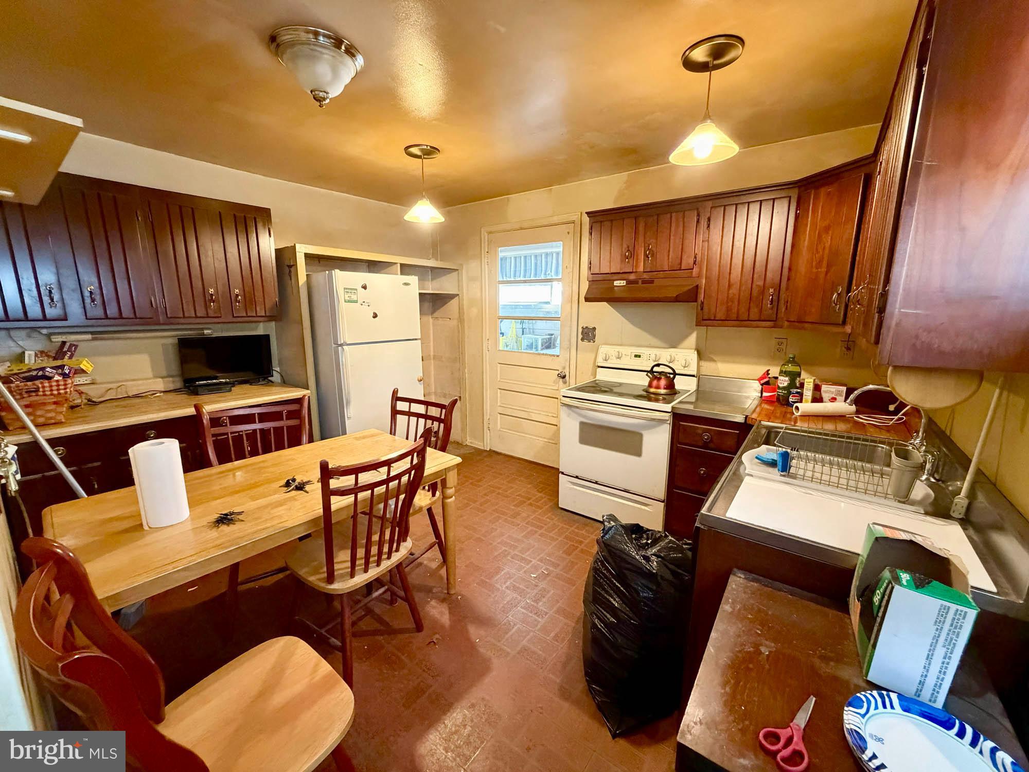 7404 Knollwood Road Baltimore, MD 21286 - Photo 6 of 21