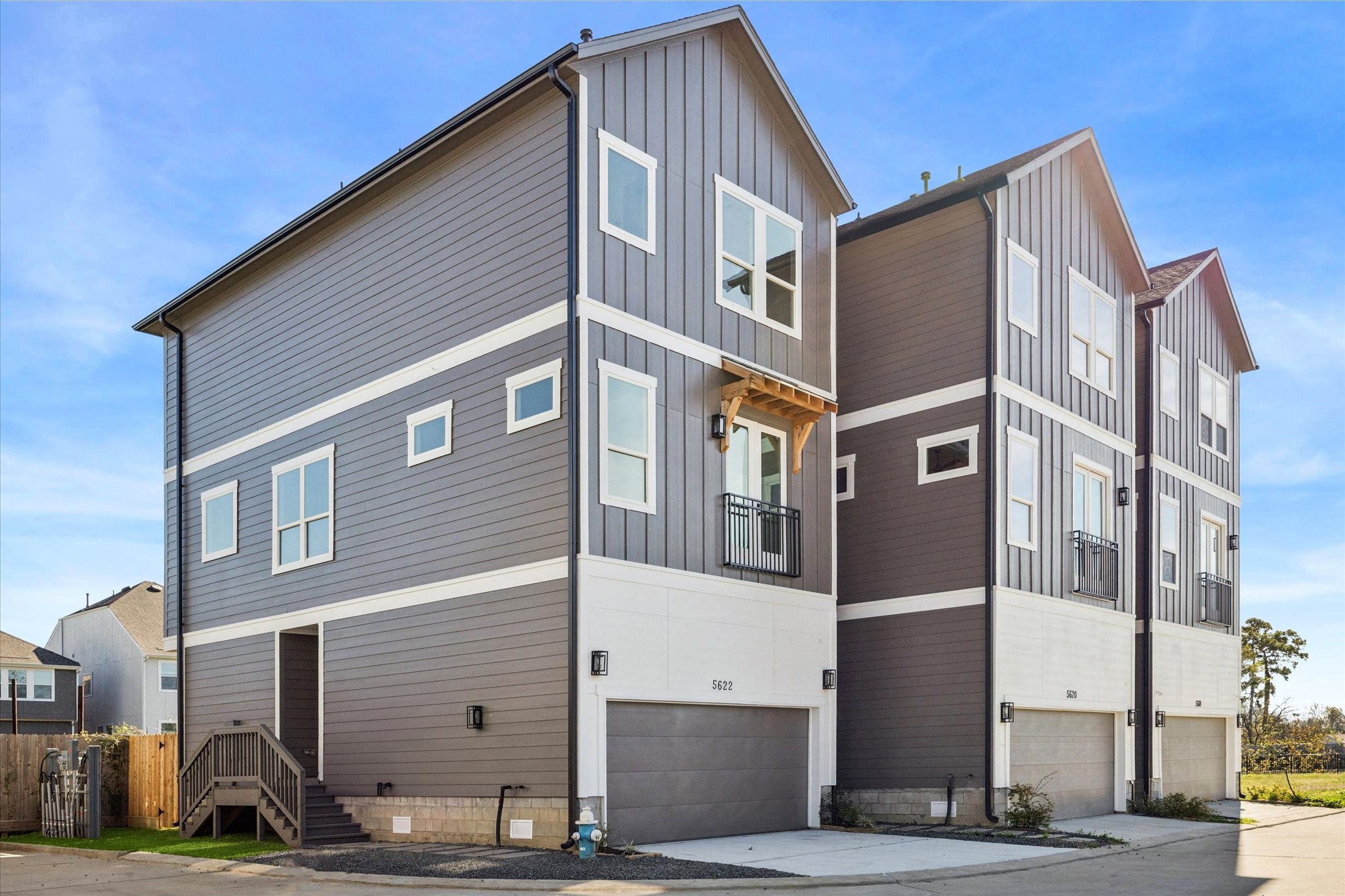 5612 Azores Houston, TX 77091 - Photo 10 of 38 a view of a building with car parked