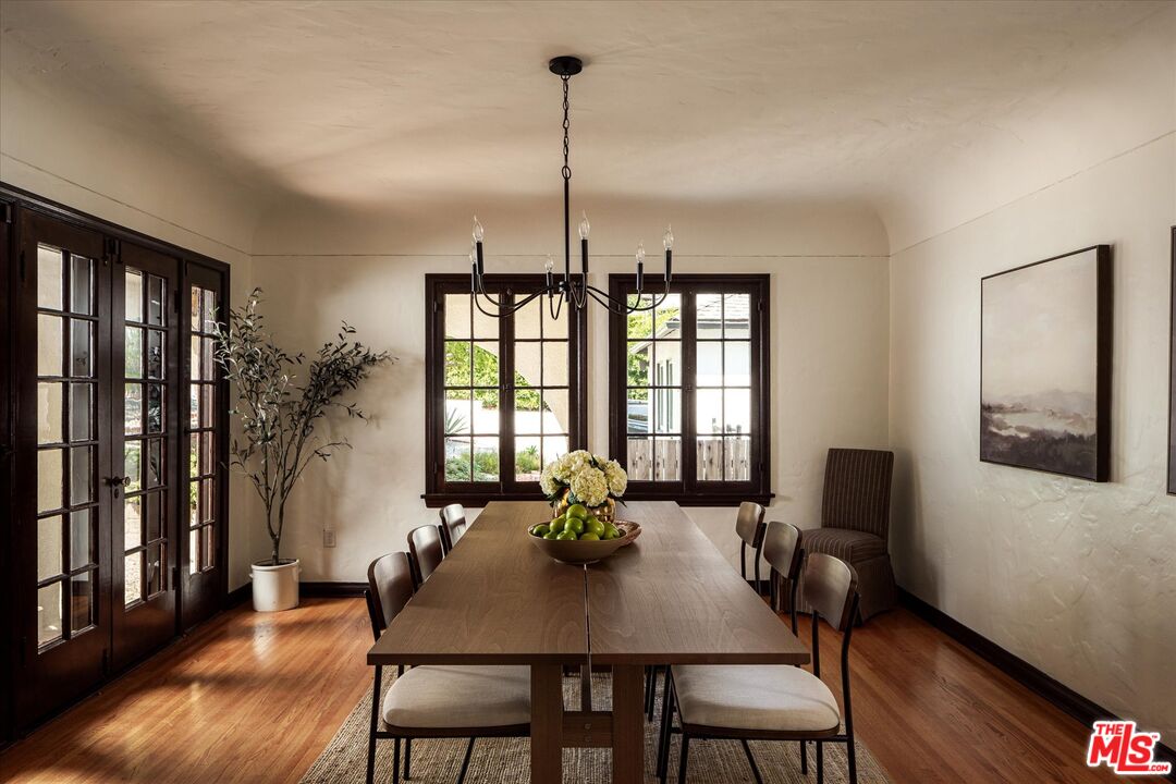 2064 Ames Street Los Angeles, CA 90027 - Photo 12 of 49