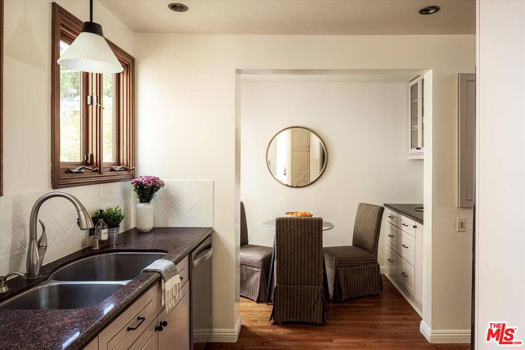 2064 Ames Street Los Angeles, CA 90027 - Photo 18 of 49