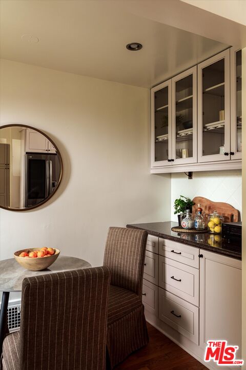 2064 Ames Street Los Angeles, CA 90027 - Photo 19 of 49