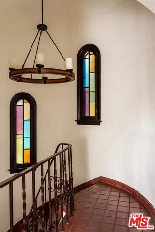 $2,399,000 | 2064 Ames Street, Los Angeles, CA 90027