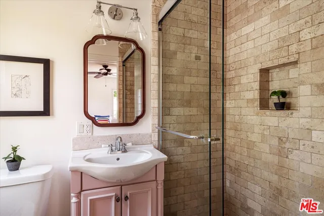 $2,399,000 | 2064 Ames Street, Los Angeles, CA 90027