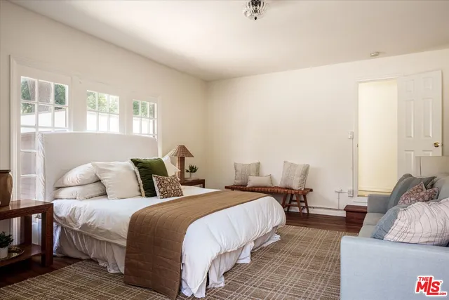 $2,399,000 | 2064 Ames Street, Los Angeles, CA 90027