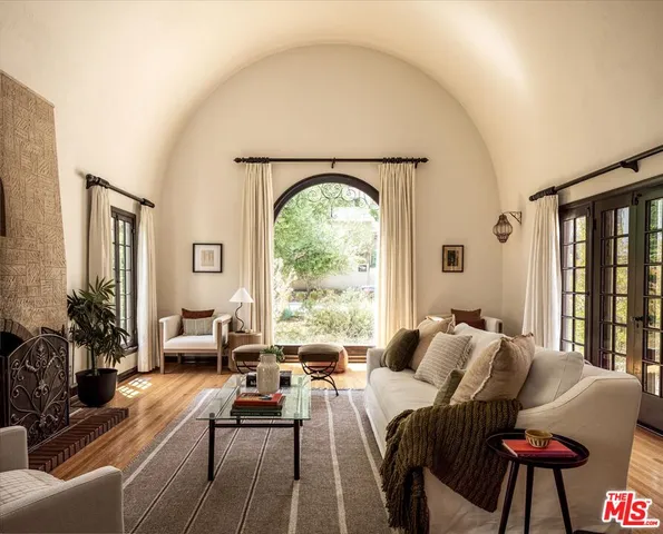 $2,399,000 | 2064 Ames Street, Los Angeles, CA 90027