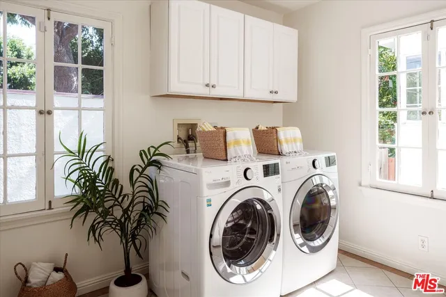 $2,399,000 | 2064 Ames Street, Los Angeles, CA 90027