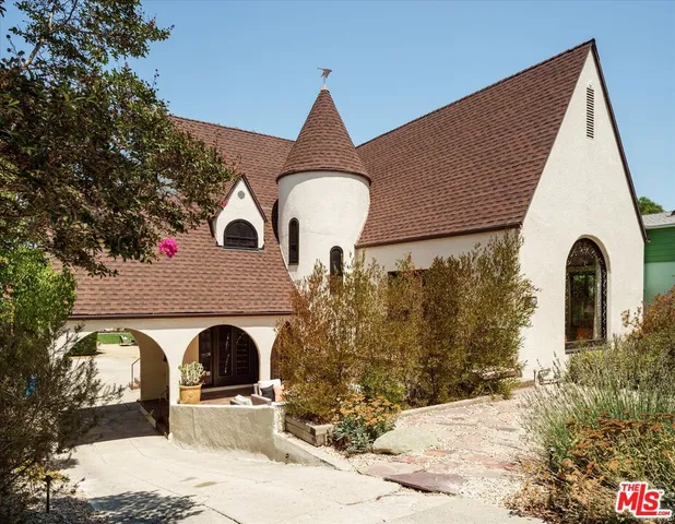 $2,399,000 | 2064 Ames Street, Los Angeles, CA 90027