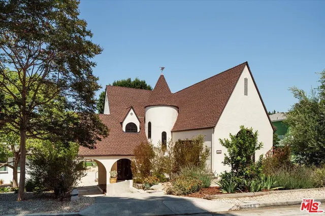 $2,399,000 | 2064 Ames Street, Los Angeles, CA 90027