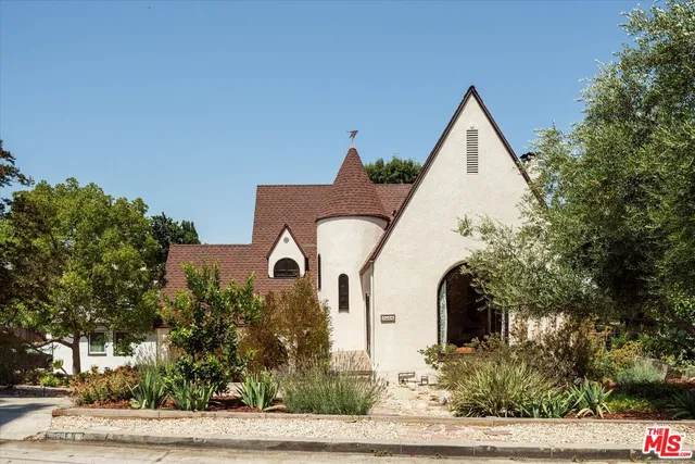 $2,399,000 | 2064 Ames Street, Los Angeles, CA 90027