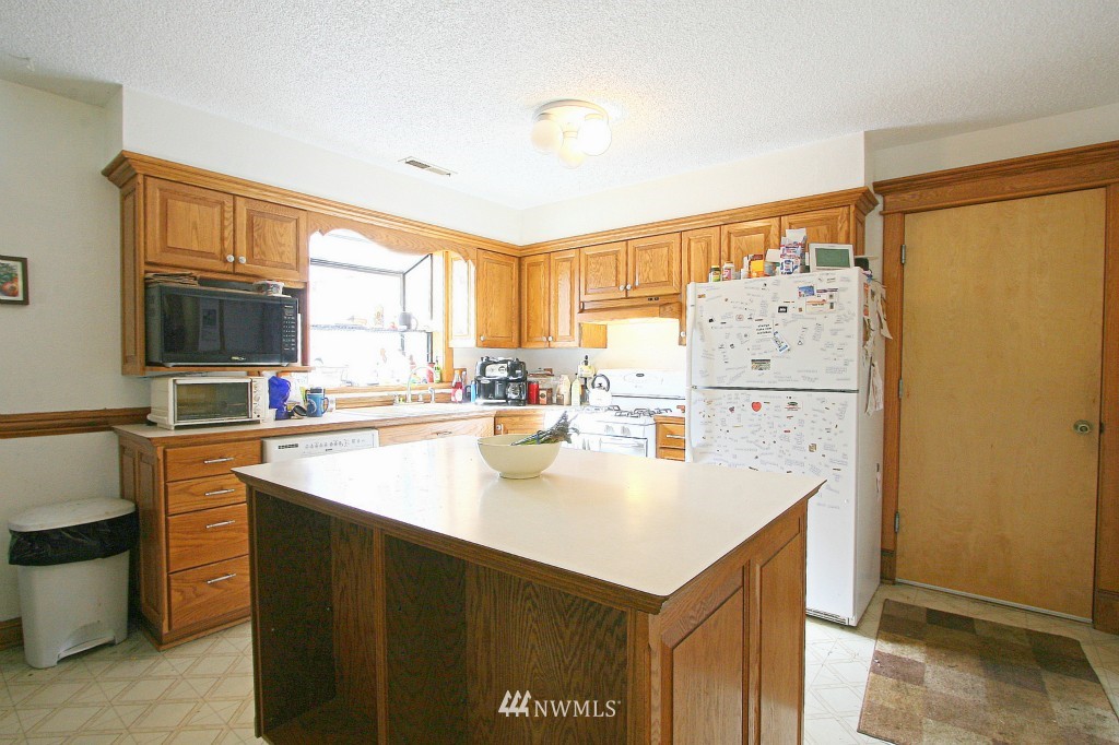 1214 Roland Street Bellingham, WA 98229 - Photo 3 of 15 Gallery Image 3