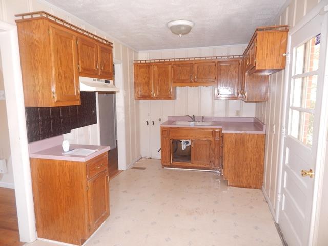 915 West Spring Street Lebanon, TN 37087 - Photo 4 of 10 Kitchen