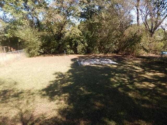 915 West Spring Street Lebanon, TN 37087 - Photo 9 of 10 Large and Private Backyard