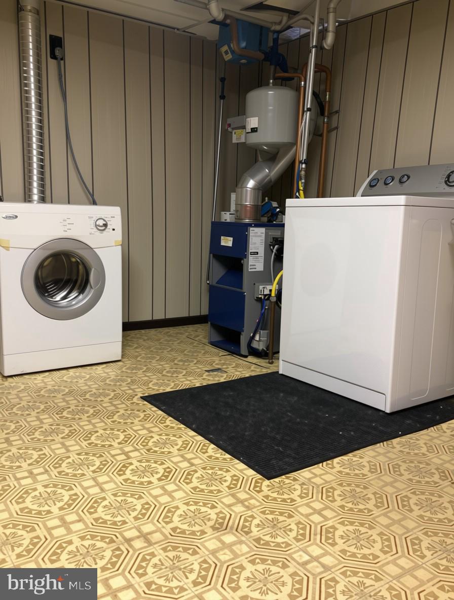1547 Lochwood Road Baltimore, MD 21218 - Photo 27 of 30 Washer & Dryer
