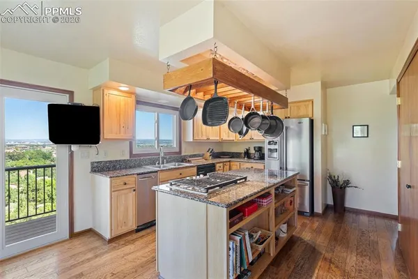 $948,000 | 340 Thames Drive, Colorado Springs, CO 80906