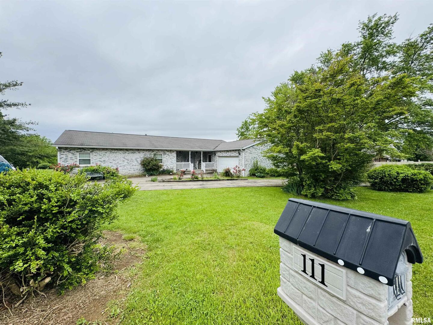 111 Stork Street Anna, IL 62906 - Photo 1 of 33