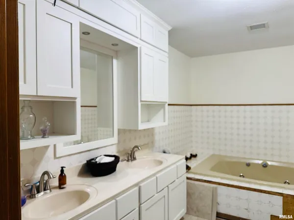 $265,000 | 111 Stork Street, Anna, IL 62906