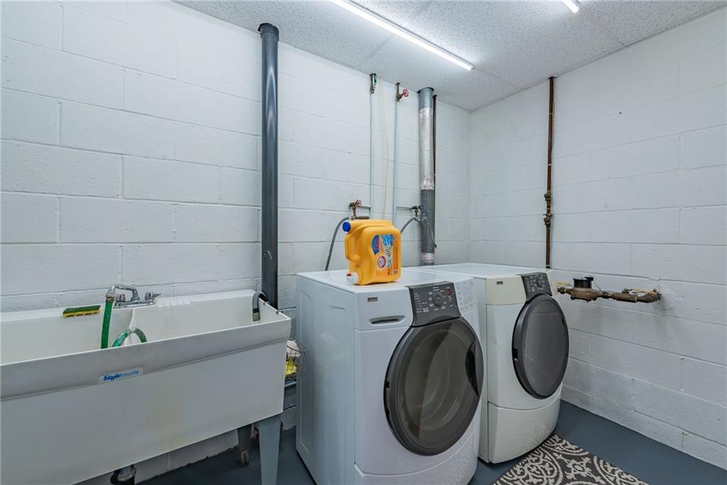 37 Roxbury Road Pittsburgh, PA 15221 - Photo 18 of 22 Laundry Room