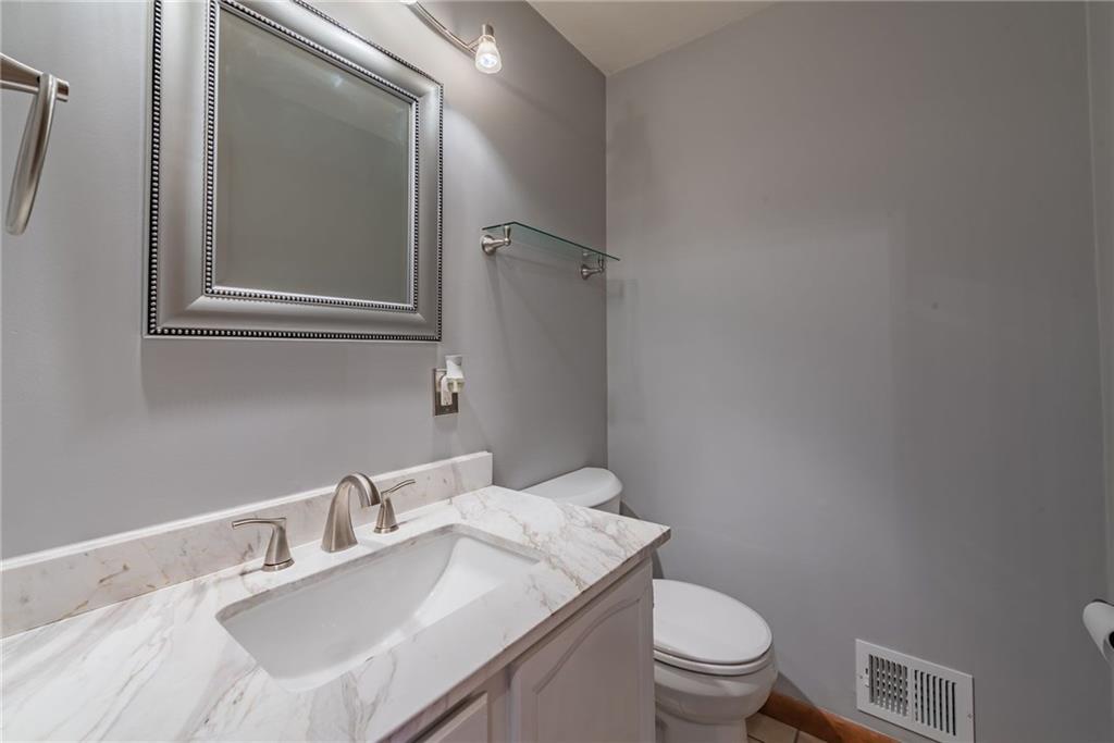 37 Roxbury Road Pittsburgh, PA 15221 - Photo 7 of 22 Gallery Image 7