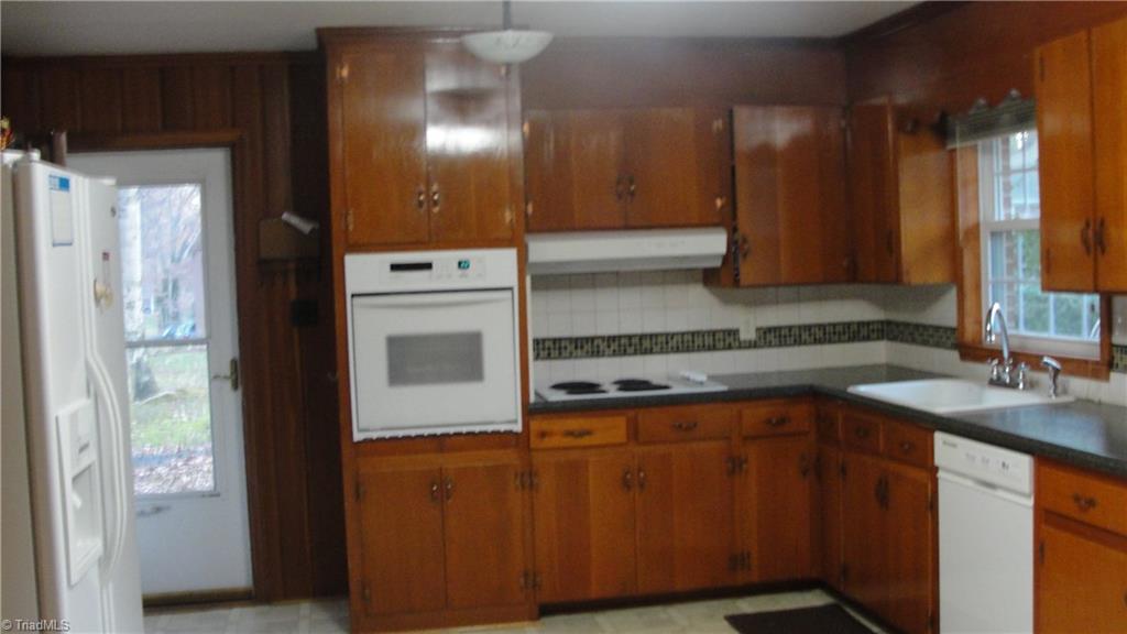 1347 Pinebluff Road Winston-Salem, NC 27103 - Photo 3 of 13 Gallery Image 3