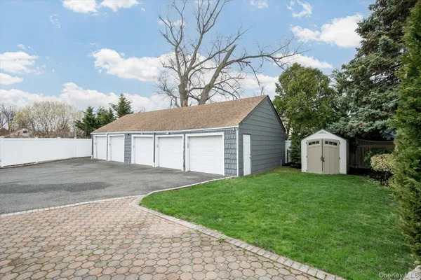 $849,000 | 966 Tyrus Court, Merrick, NY 11566