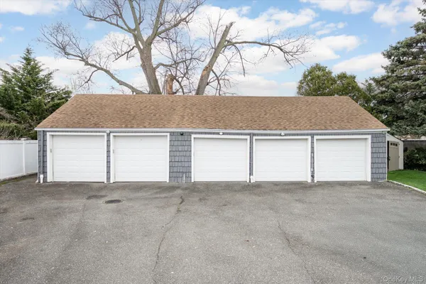 $849,000 | 966 Tyrus Court, Merrick, NY 11566