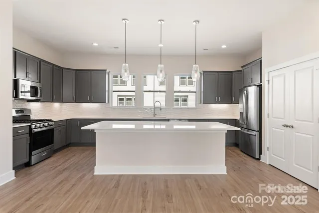 $2,550 | 312 Ferebee Place, Charlotte, NC 28213