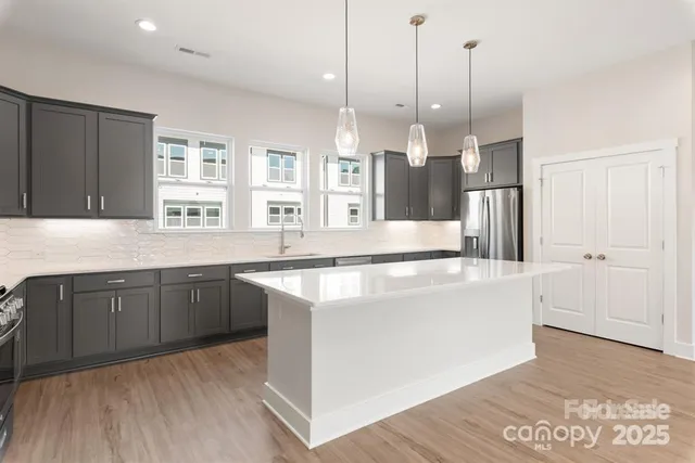 $2,550 | 312 Ferebee Place, Charlotte, NC 28213