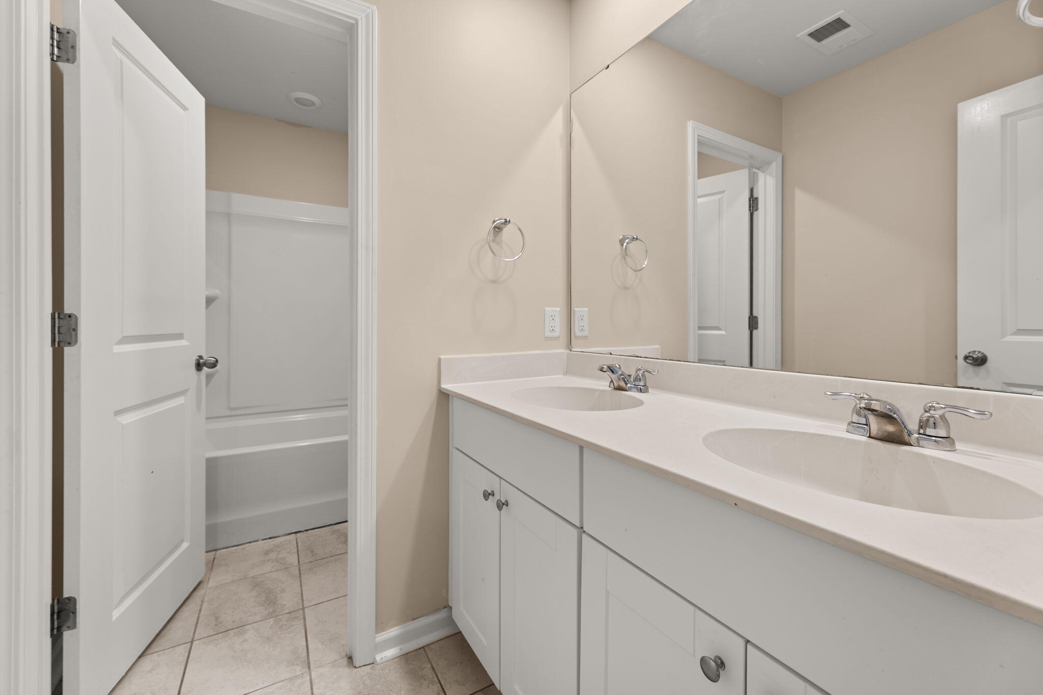 504 Spanish Wells Road Summerville, SC 29486 - Photo 31 of 44 31-web-or-mls-Interior-28