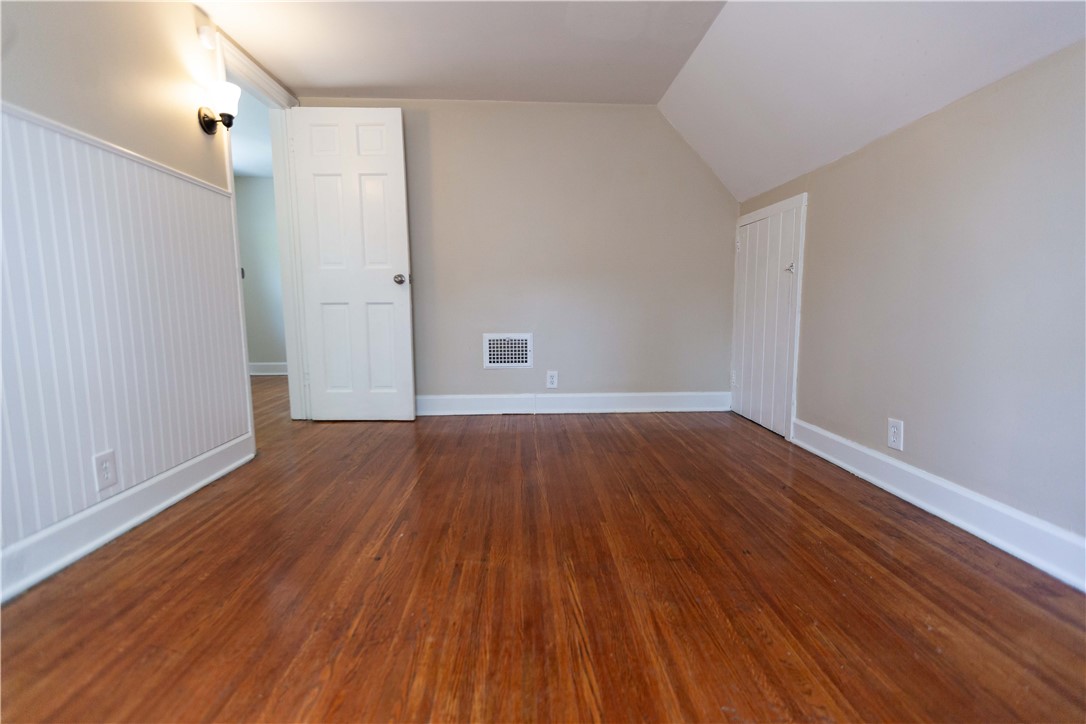 39 Ridgewood Drive Irondequoit, NY 14622 - Photo 21 of 23 Second Floor Bedroom
