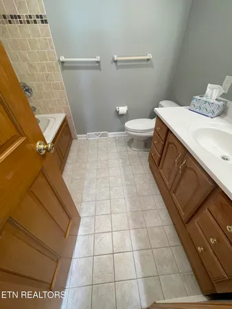 $420,000 | 184 Glenn Circle, Powell, TN 37849