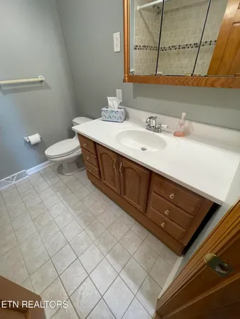 $420,000 | 184 Glenn Circle, Powell, TN 37849