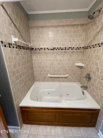 $420,000 | 184 Glenn Circle, Powell, TN 37849