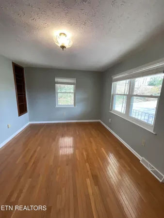 $420,000 | 184 Glenn Circle, Powell, TN 37849