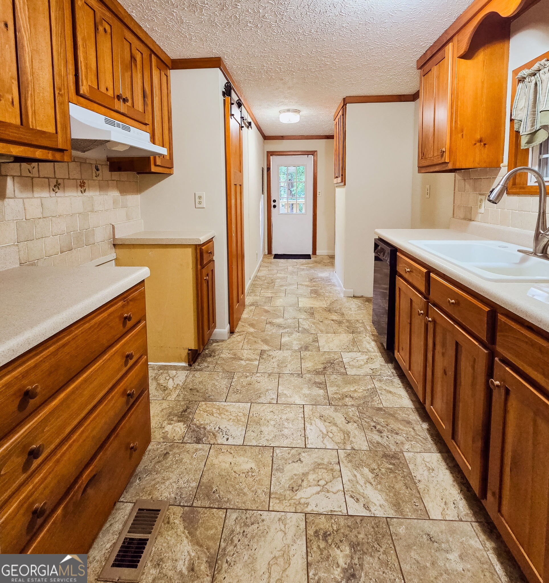 111 Loggins Road Commerce, GA 30529 - Photo 6 of 17