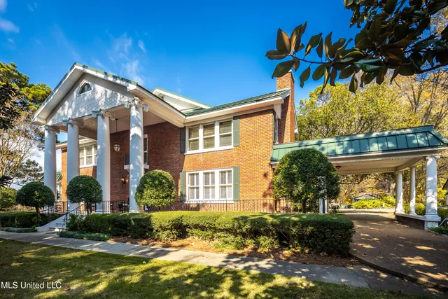 $1,250,000 | 8000 Austin Road, Lake Cormorant, MS 38641