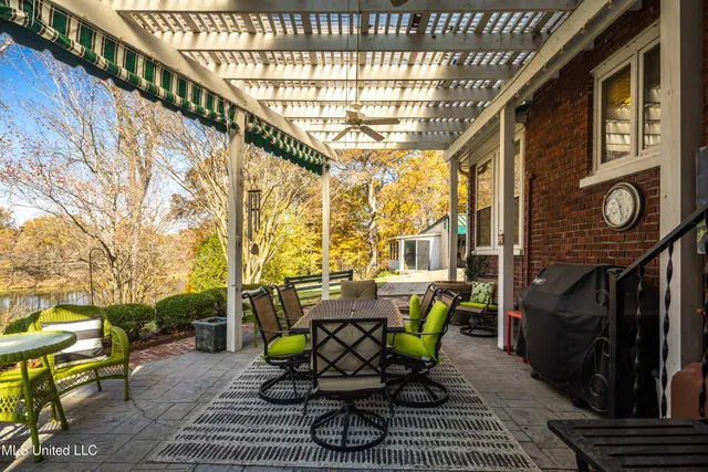 $1,250,000 | 8000 Austin Road, Lake Cormorant, MS 38641