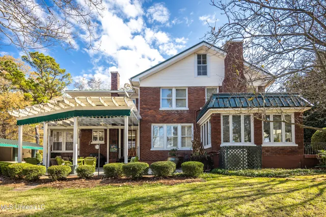 $1,250,000 | 8000 Austin Road, Lake Cormorant, MS 38641