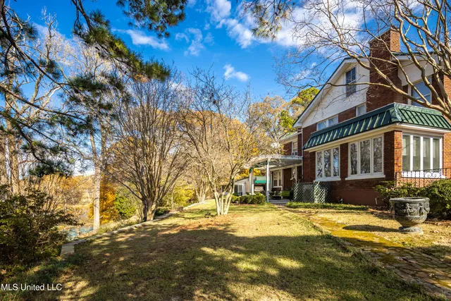 $1,250,000 | 8000 Austin Road, Lake Cormorant, MS 38641