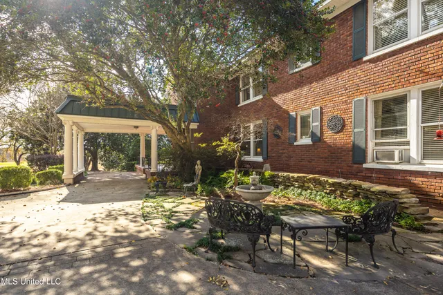 $1,250,000 | 8000 Austin Road, Lake Cormorant, MS 38641