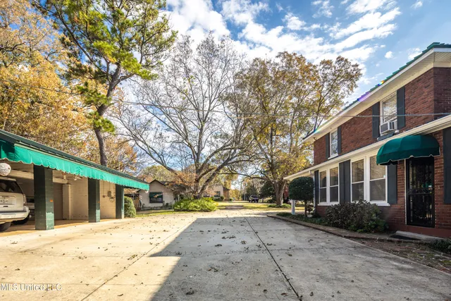 $1,250,000 | 8000 Austin Road, Lake Cormorant, MS 38641