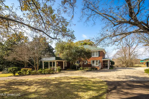 $1,250,000 | 8000 Austin Road, Lake Cormorant, MS 38641