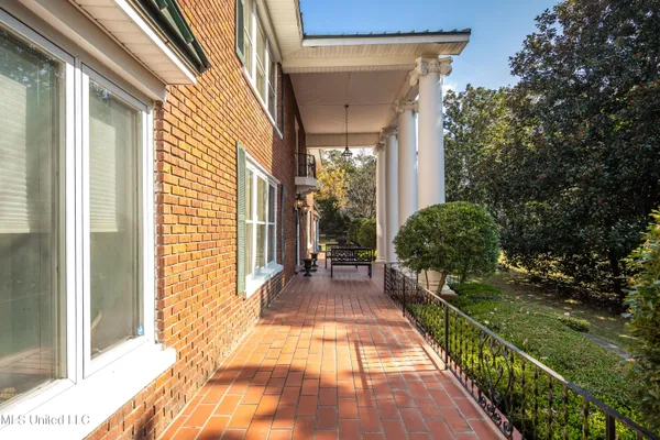 $1,250,000 | 8000 Austin Road, Lake Cormorant, MS 38641