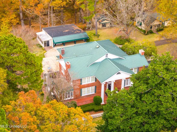$1,250,000 | 8000 Austin Road, Lake Cormorant, MS 38641