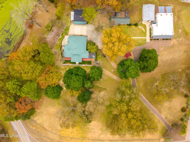 $1,250,000 | 8000 Austin Road, Lake Cormorant, MS 38641