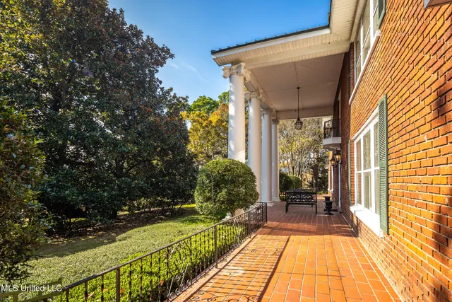 $1,250,000 | 8000 Austin Road, Lake Cormorant, MS 38641